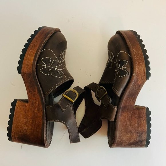 Vintage Shoes Y2k Riverstone Brown Leather Butterfly Wooden Chunky